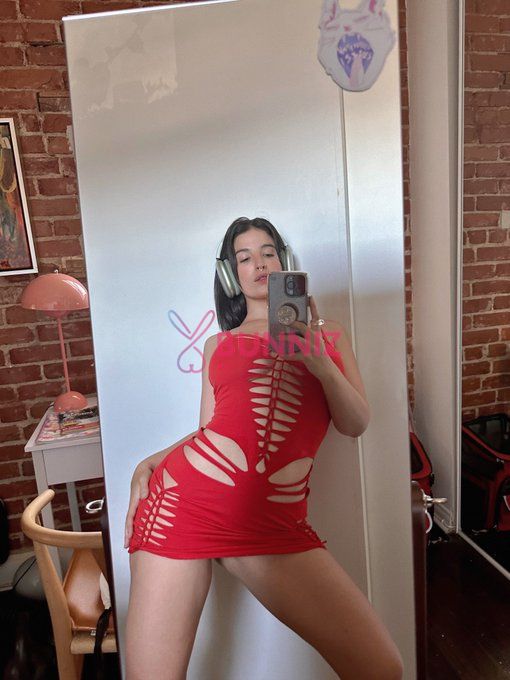 I am an escort available for 